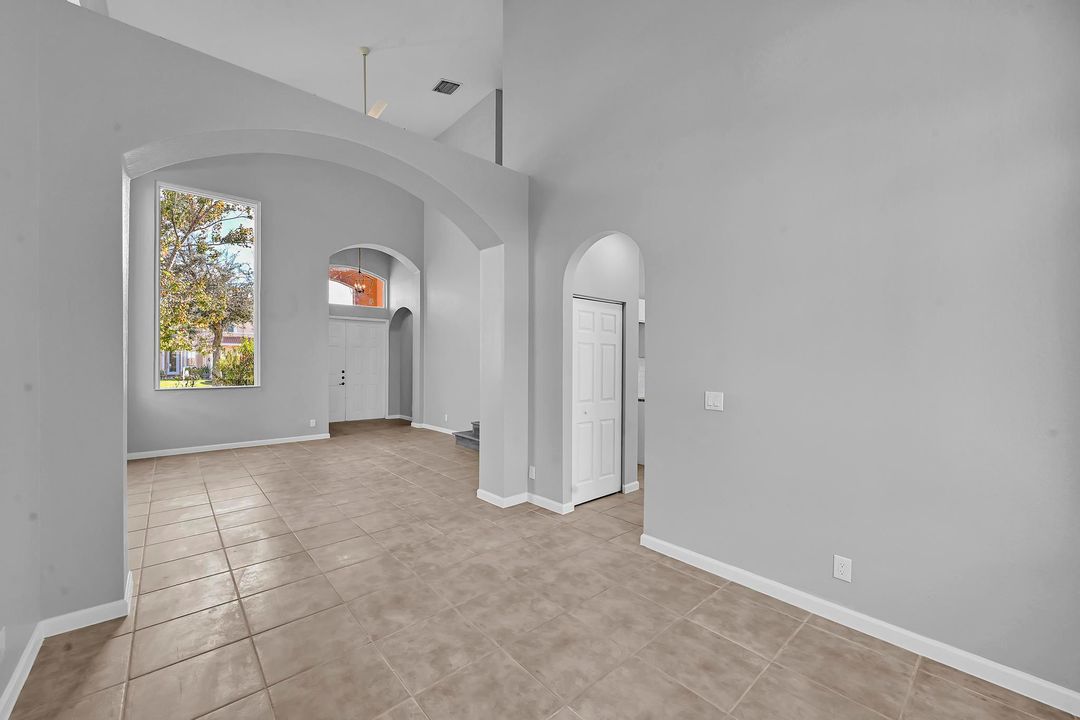 待售: $395,000 (5 贝兹, 3 浴室, 2461 平方英尺)