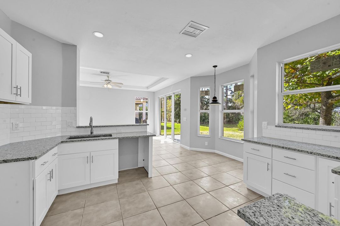 待售: $395,000 (5 贝兹, 3 浴室, 2461 平方英尺)