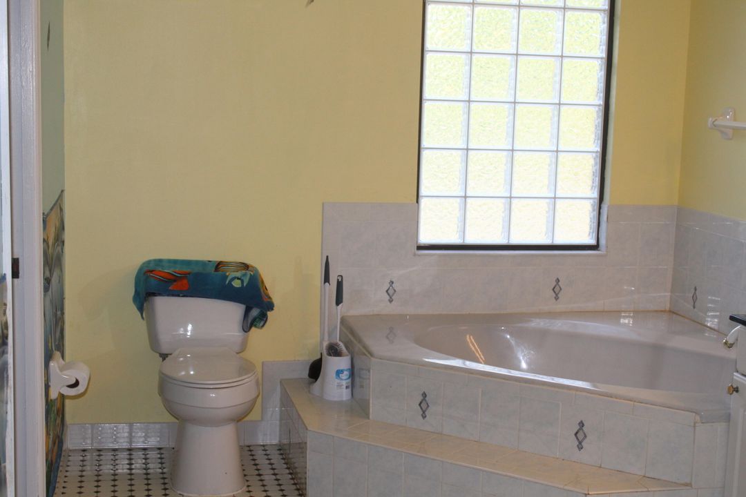 待售: $803,000 (4 贝兹, 3 浴室, 2737 平方英尺)