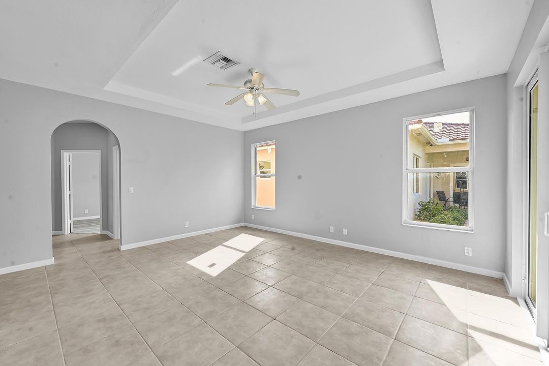 待售: $395,000 (5 贝兹, 3 浴室, 2461 平方英尺)