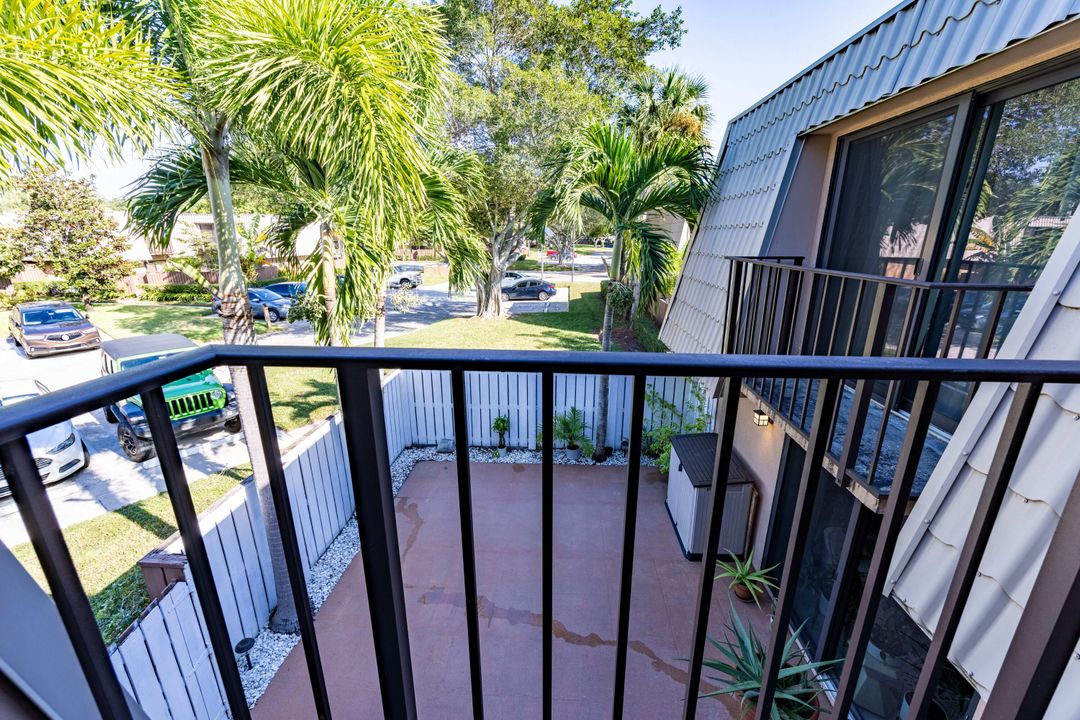 На продажу: $336,400 (2 спален, 2 ванн, 1236 Квадратных фут)