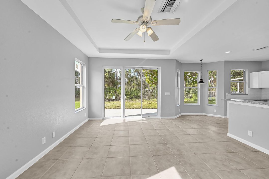 待售: $395,000 (5 贝兹, 3 浴室, 2461 平方英尺)