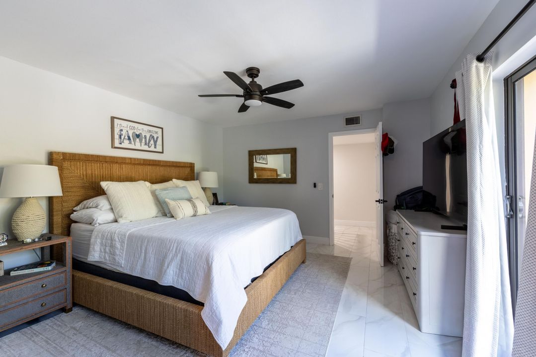 На продажу: $336,400 (2 спален, 2 ванн, 1236 Квадратных фут)