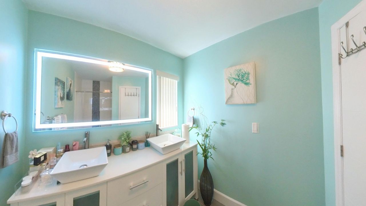 For Sale: $595,000 (4 beds, 2 baths, 1835 Square Feet)