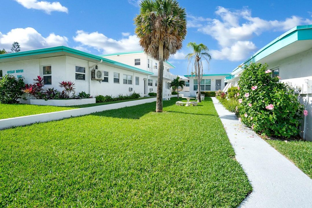 For Sale: $234,990 (1 beds, 1 baths, 352 Square Feet)