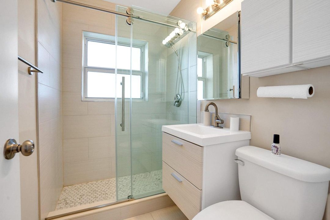 For Sale: $234,990 (1 beds, 1 baths, 352 Square Feet)