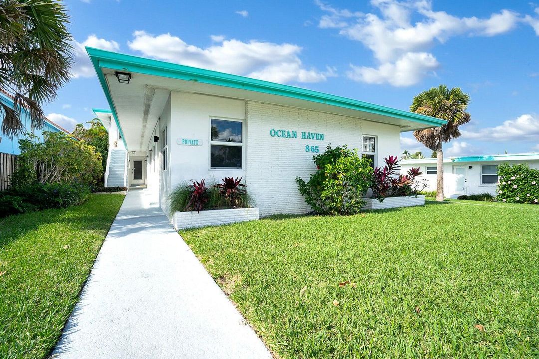 For Sale: $234,990 (1 beds, 1 baths, 352 Square Feet)