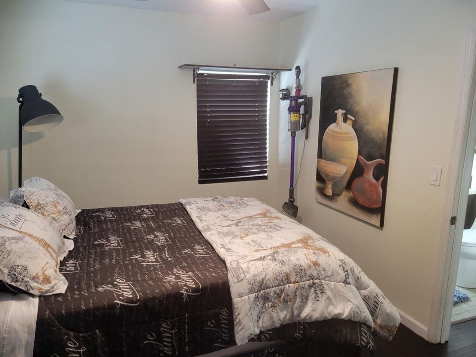 Activo con contrato: $1,600 (1 camas, 1 baños, 750 Pies cuadrados)