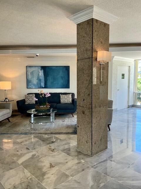 For Rent: $7,500 (2 beds, 2 baths, 1395 Square Feet)