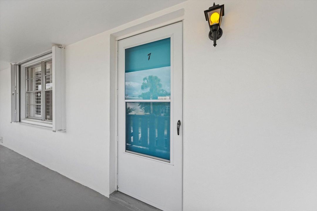 待售: $125,000 (2 贝兹, 2 浴室, 1005 平方英尺)