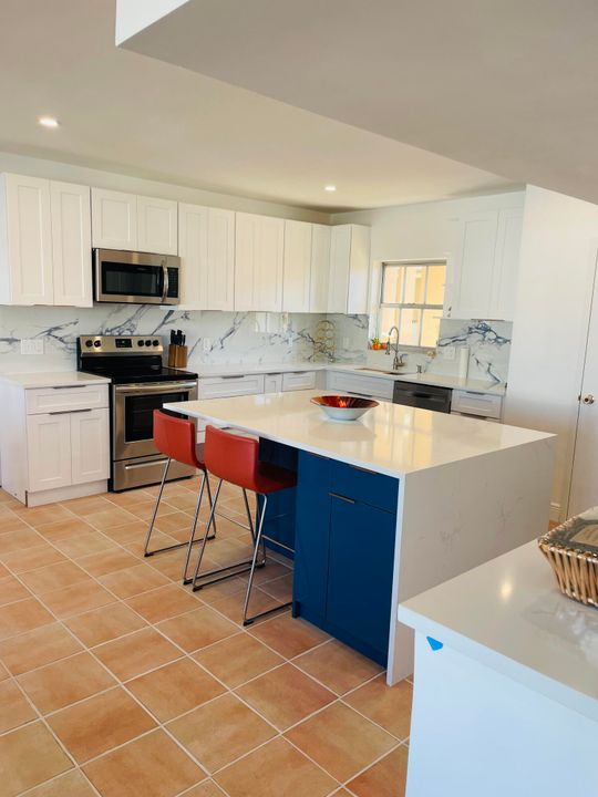 For Rent: $7,500 (2 beds, 2 baths, 1395 Square Feet)