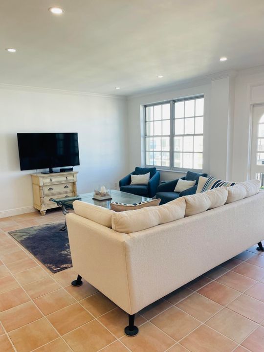 For Rent: $7,500 (2 beds, 2 baths, 1395 Square Feet)