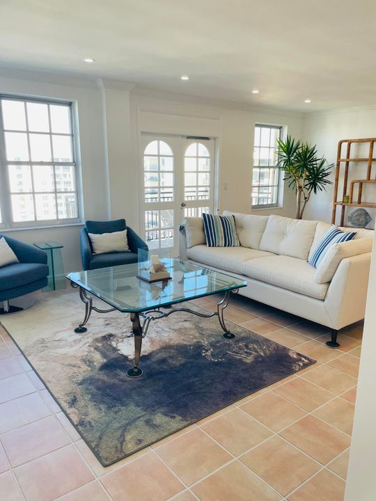 For Rent: $7,500 (2 beds, 2 baths, 1395 Square Feet)