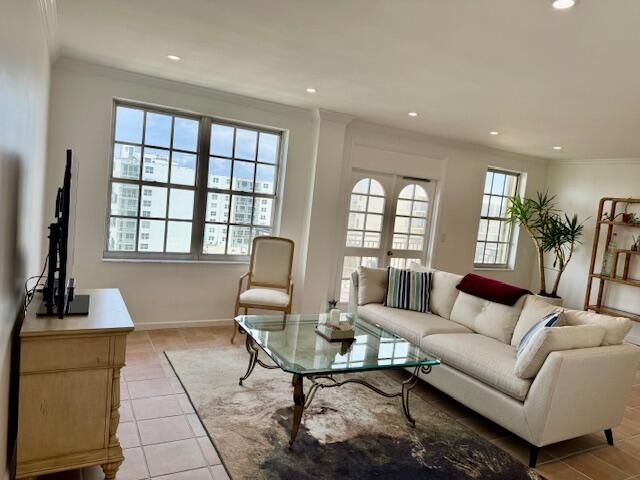 For Rent: $7,500 (2 beds, 2 baths, 1395 Square Feet)