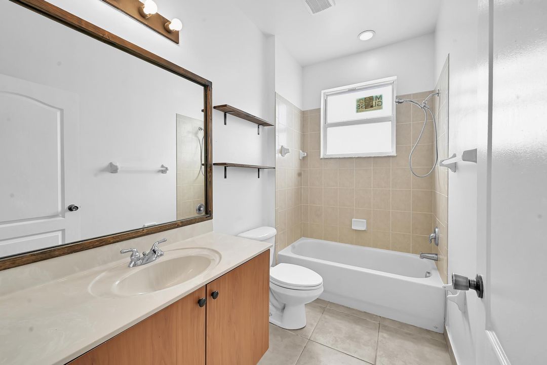 待售: $395,000 (5 贝兹, 3 浴室, 2461 平方英尺)