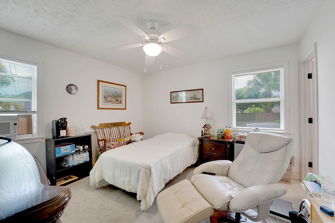 Под контрактом: $375,000 (2 спален, 2 ванн, 1067 Квадратных фут)