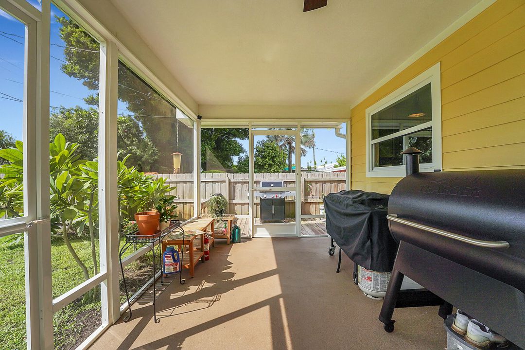 Под контрактом: $375,000 (2 спален, 2 ванн, 1067 Квадратных фут)