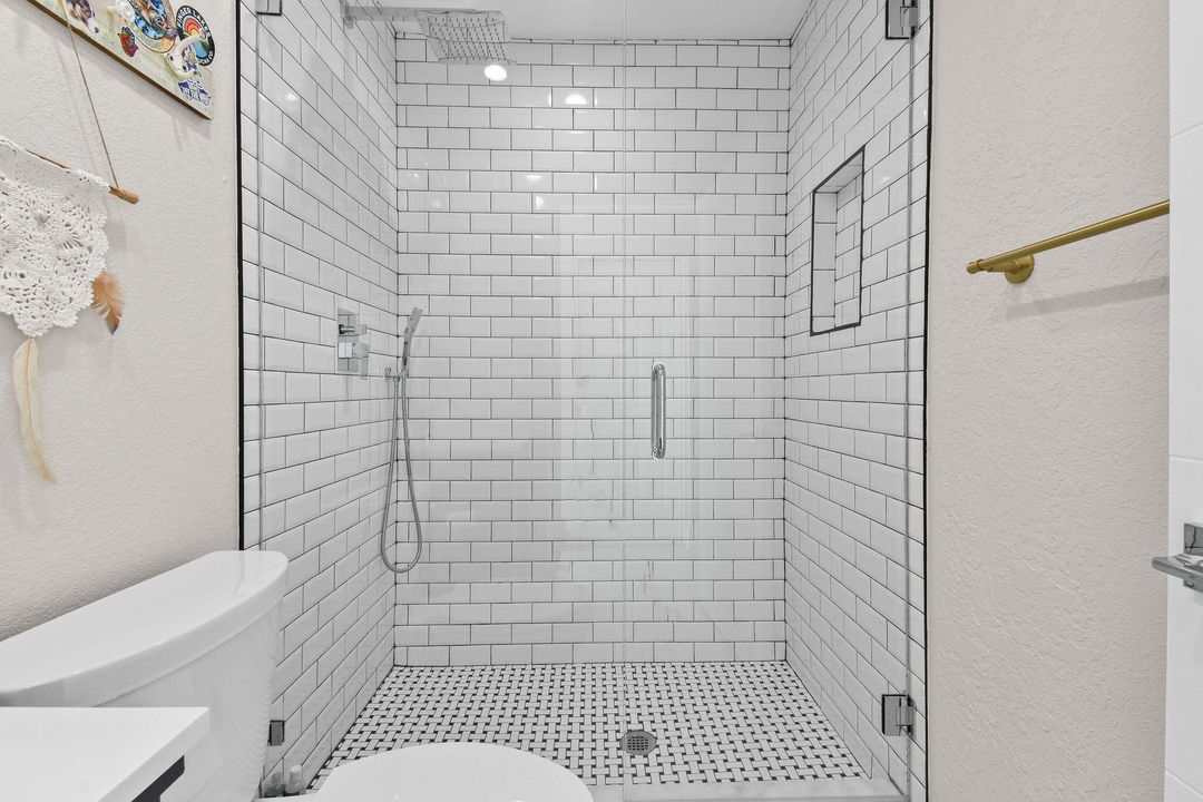 For Sale: $949,000 (4 beds, 3 baths, 1963 Square Feet)