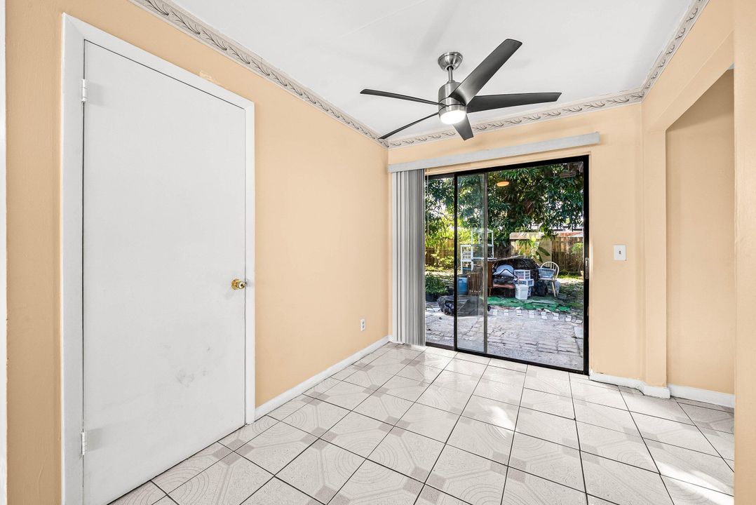 For Sale: $350,000 (4 beds, 2 baths, 1080 Square Feet)