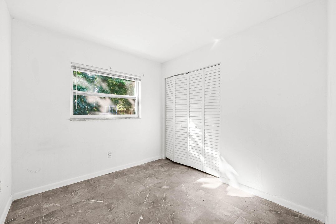 For Sale: $350,000 (4 beds, 2 baths, 1080 Square Feet)