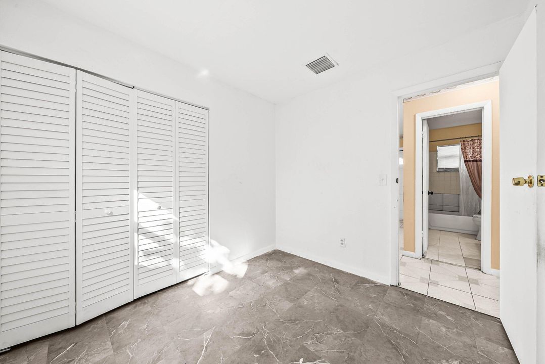 For Sale: $350,000 (4 beds, 2 baths, 1080 Square Feet)