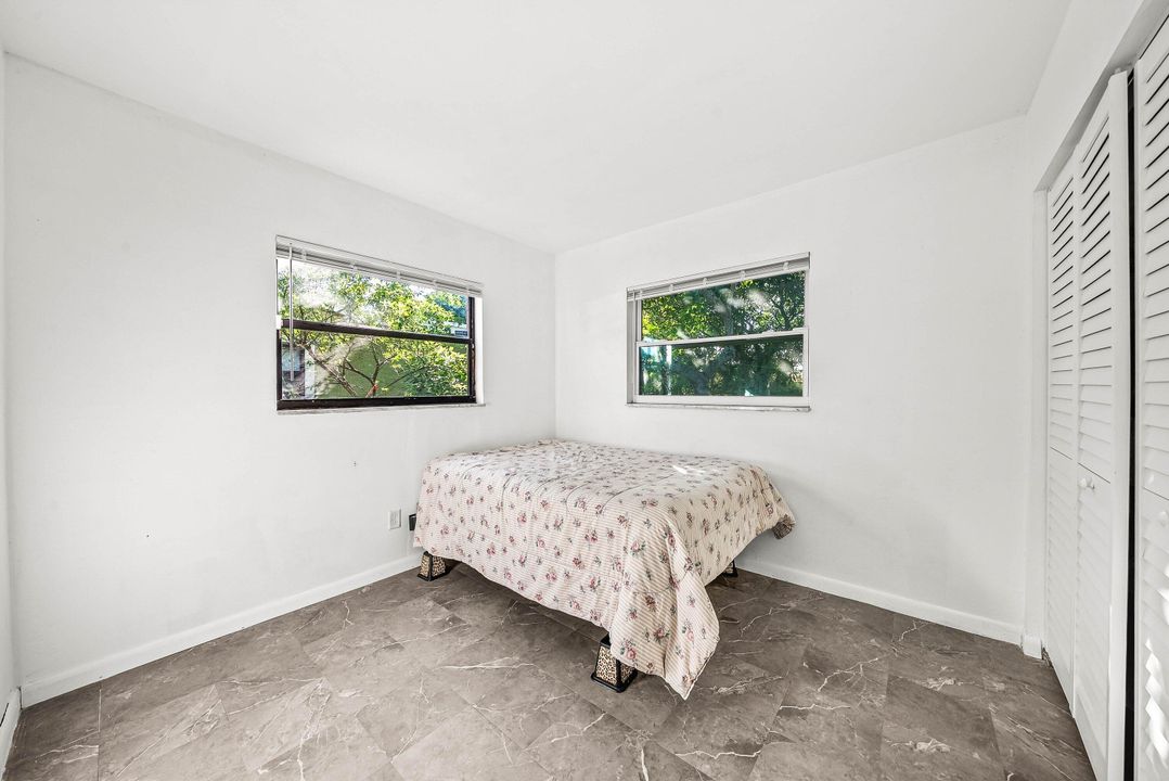 For Sale: $350,000 (4 beds, 2 baths, 1080 Square Feet)