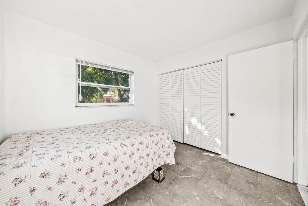 For Sale: $350,000 (4 beds, 2 baths, 1080 Square Feet)