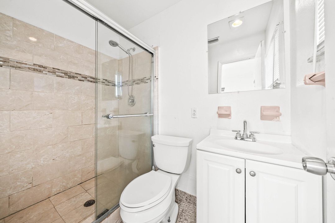 For Sale: $350,000 (4 beds, 2 baths, 1080 Square Feet)