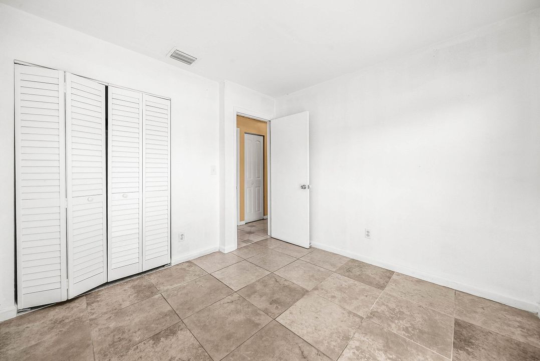 For Sale: $350,000 (4 beds, 2 baths, 1080 Square Feet)