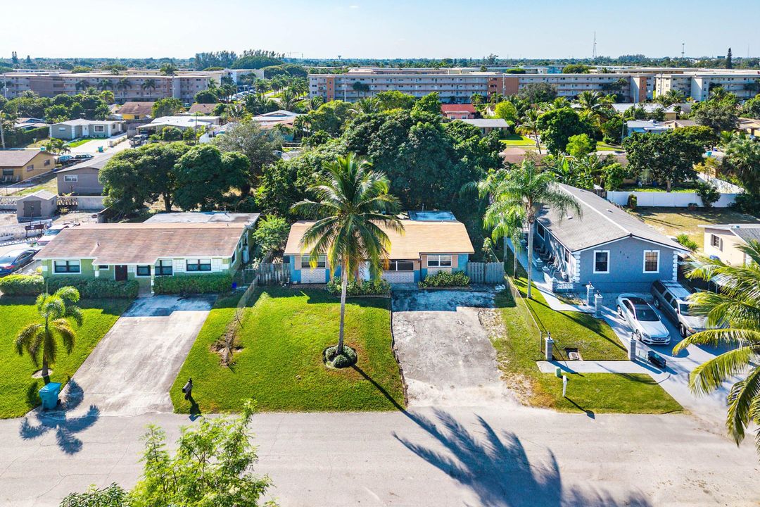 For Sale: $350,000 (4 beds, 2 baths, 1080 Square Feet)