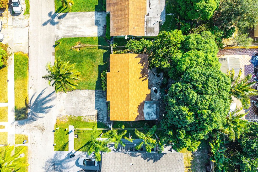 For Sale: $350,000 (4 beds, 2 baths, 1080 Square Feet)