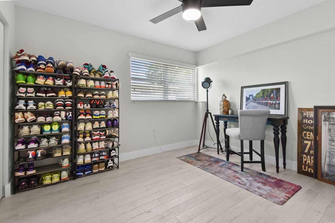 For Sale: $949,000 (4 beds, 3 baths, 1963 Square Feet)