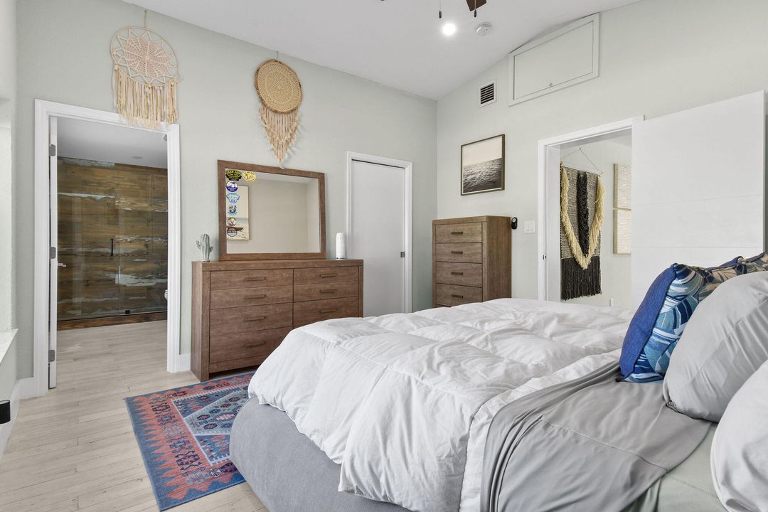 For Sale: $949,000 (4 beds, 3 baths, 1963 Square Feet)