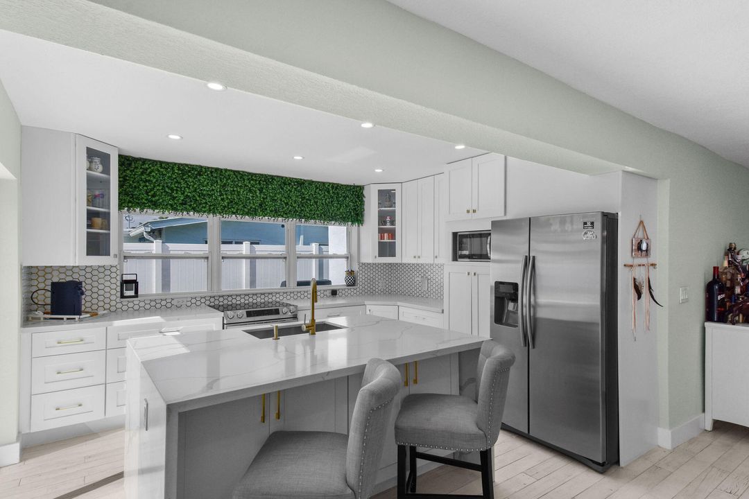 For Sale: $949,000 (4 beds, 3 baths, 1963 Square Feet)