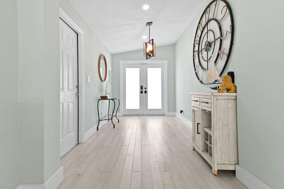 For Sale: $949,000 (4 beds, 3 baths, 1963 Square Feet)