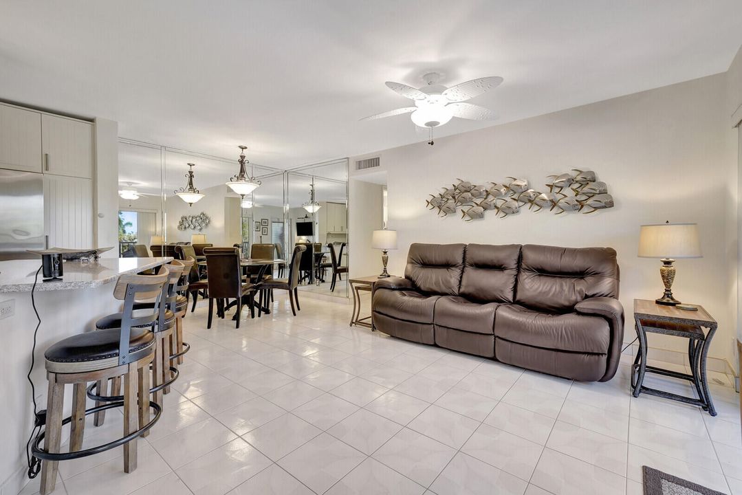 For Rent: $2,900 (2 beds, 2 baths, 852 Square Feet)