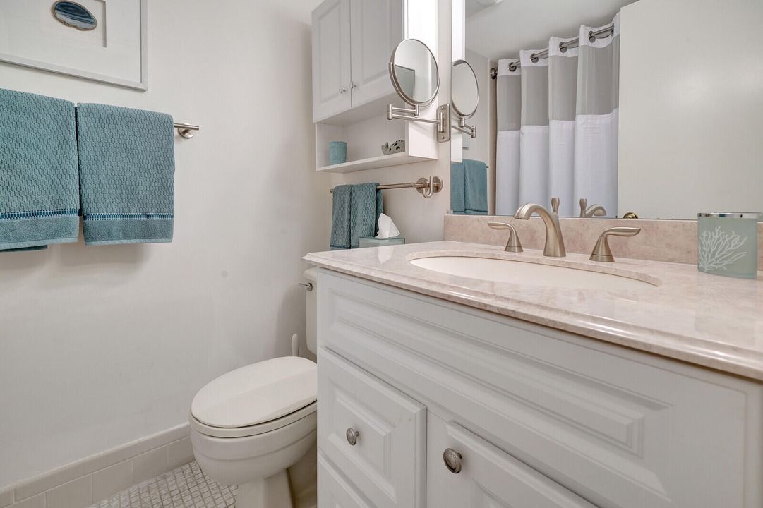 For Rent: $2,900 (2 beds, 2 baths, 852 Square Feet)