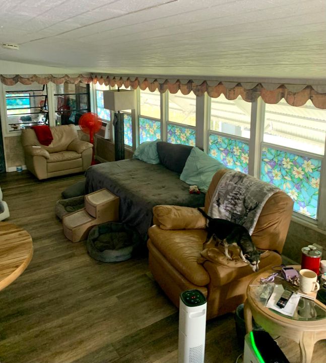 待售: $174,000 (2 贝兹, 1 浴室, 552 平方英尺)