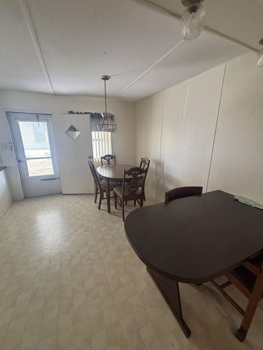 For Sale: $34,900 (2 beds, 2 baths, 1394 Square Feet)
