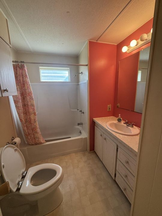For Sale: $34,900 (2 beds, 2 baths, 1394 Square Feet)