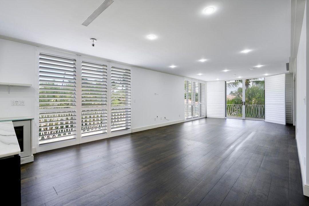 出租: $19,500 (2 贝兹, 2 浴室, 1686 平方英尺)