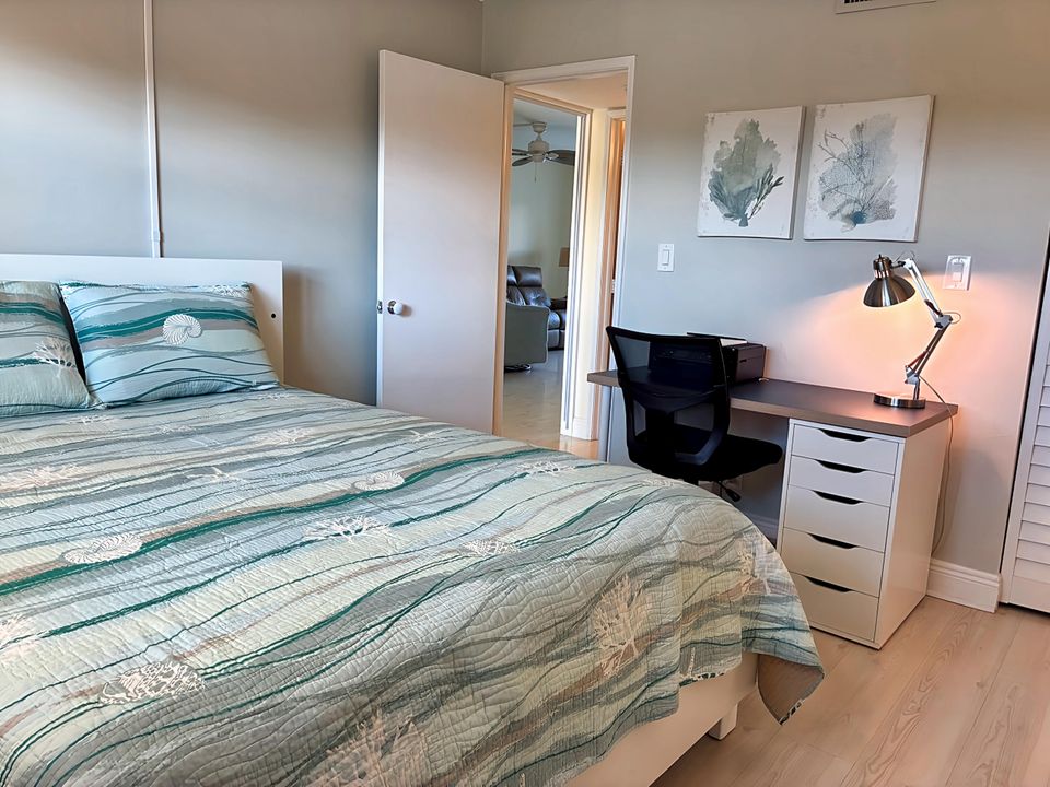 待售: $349,900 (2 贝兹, 2 浴室, 1000 平方英尺)