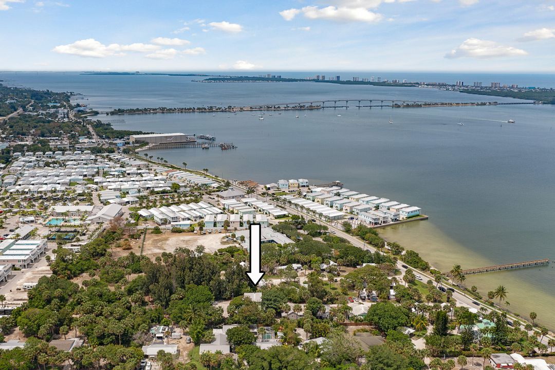 待售: $899,900 (0 贝兹, 0 浴室, 2428 平方英尺)