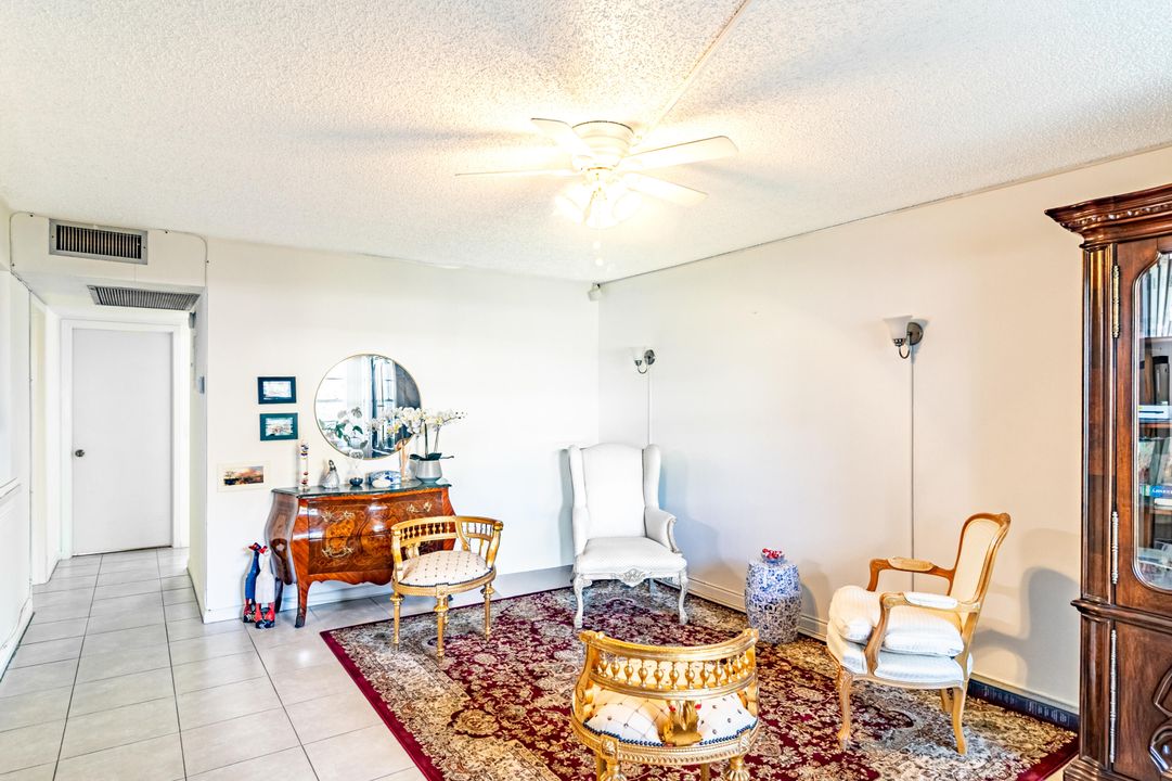 For Sale: $148,000 (2 beds, 1 baths, 835 Square Feet)