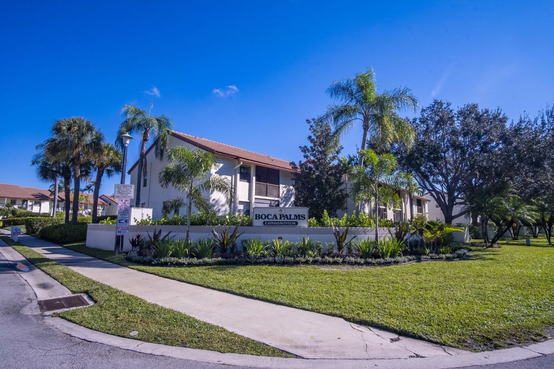 For Sale: $225,000 (2 beds, 2 baths, 958 Square Feet)