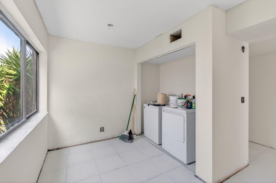 待售: $219,000 (3 贝兹, 2 浴室, 1426 平方英尺)