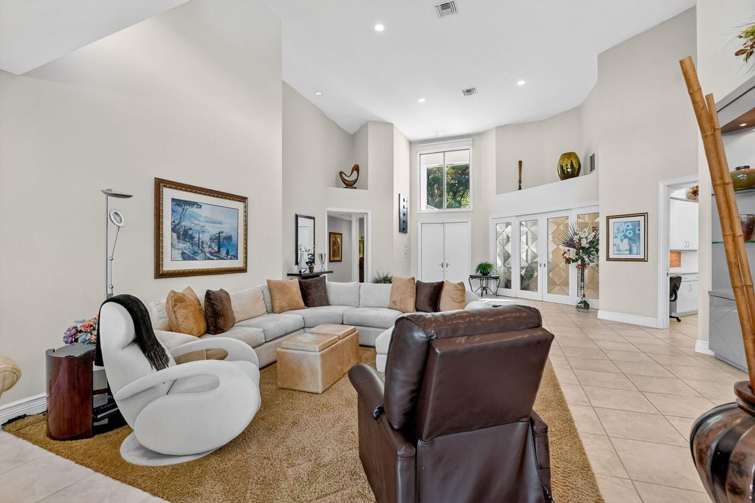 En Venta: $2,900,000 (3 camas, 4 baños, 3355 Pies cuadrados)