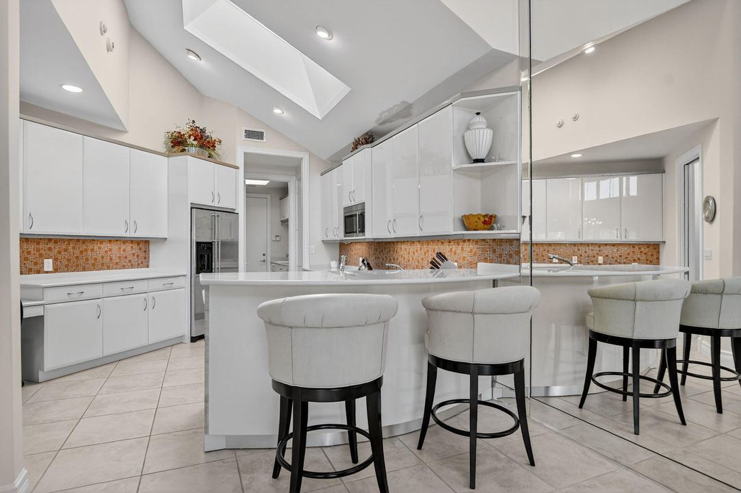 En Venta: $2,900,000 (3 camas, 4 baños, 3355 Pies cuadrados)