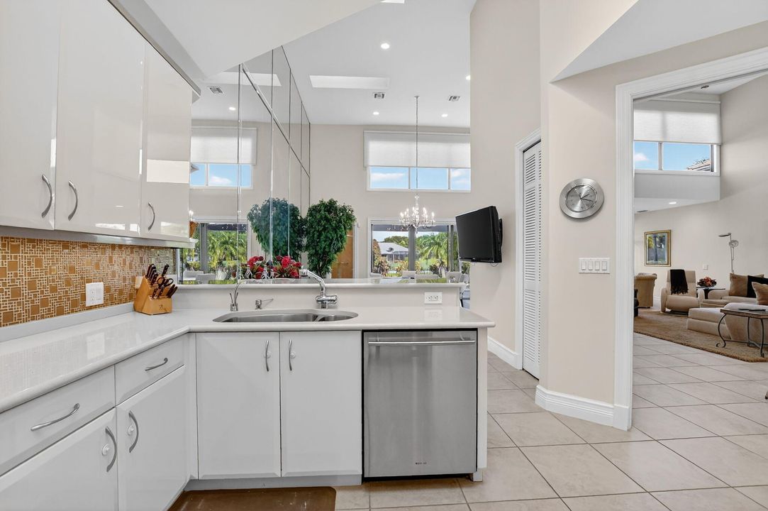 En Venta: $2,900,000 (3 camas, 4 baños, 3355 Pies cuadrados)