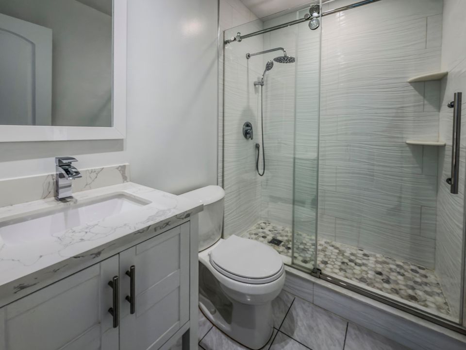 Active With Contract: $368,000 (3 beds, 2 baths, 1393 Square Feet)